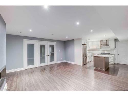 139 Paxton Lane Lane, Niagara-On-The-Lake, ON - Indoor Photo Showing Kitchen