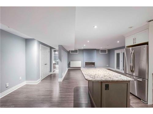 139 Paxton Lane Lane, Niagara-On-The-Lake, ON - Indoor Photo Showing Kitchen With Upgraded Kitchen