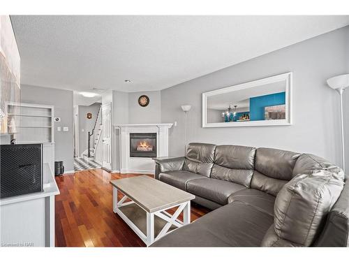 5 Fonthill Court, St. Catharines, ON - Indoor Photo Showing Living Room With Fireplace