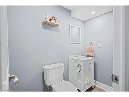 5 Fonthill Court, St. Catharines, ON - Indoor Photo Showing Bathroom