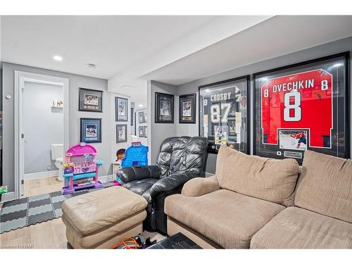 5 Fonthill Court, St. Catharines, ON - Indoor Photo Showing Living Room