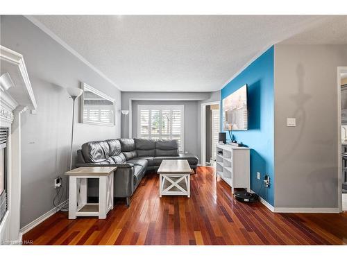 5 Fonthill Court, St. Catharines, ON - Indoor Photo Showing Living Room