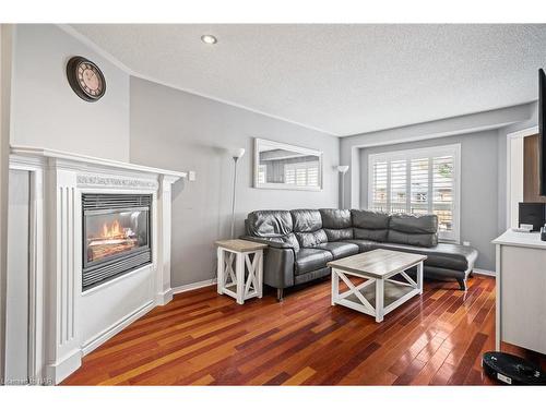 5 Fonthill Court, St. Catharines, ON - Indoor Photo Showing Living Room With Fireplace