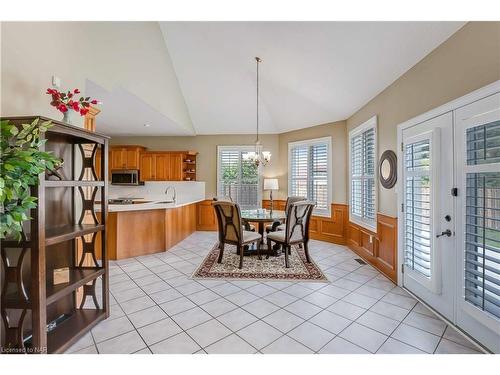 3750 Kalar Road, Niagara Falls, ON - Indoor Photo Showing Dining Room