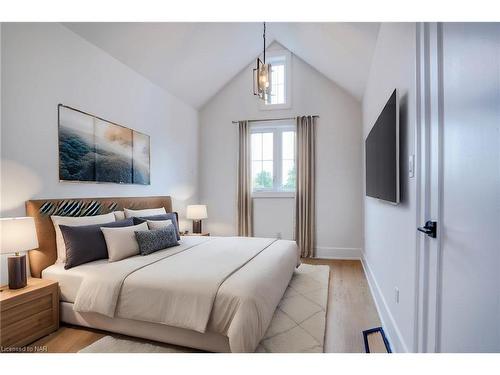 4306 Sixth Avenue, Niagara Falls, ON - Indoor Photo Showing Bedroom