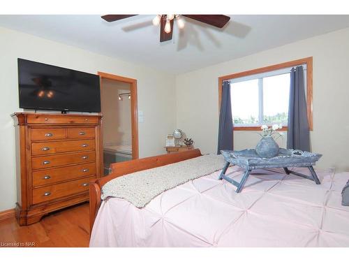 3934 Christina Court, Ridgeway, ON - Indoor Photo Showing Bedroom