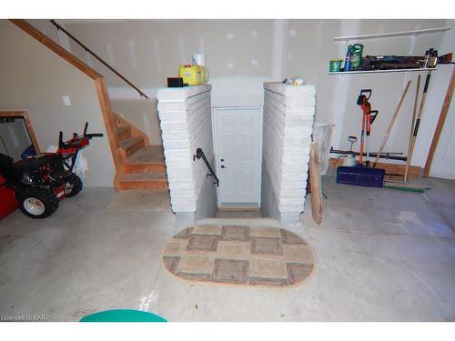 3934 Christina Court, Ridgeway, ON - Indoor Photo Showing Garage