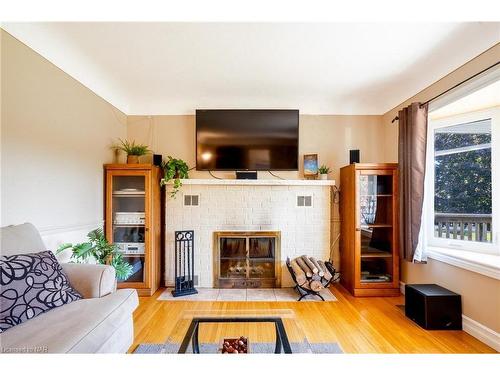 81 Coronation Street, Port Colborne, ON - Indoor Photo Showing Living Room With Fireplace