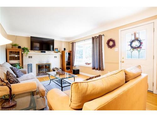 81 Coronation Street, Port Colborne, ON - Indoor Photo Showing Living Room With Fireplace