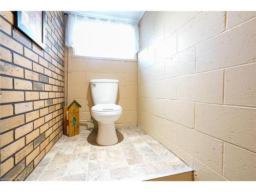 81 Coronation Street, Port Colborne, ON - Indoor Photo Showing Bathroom