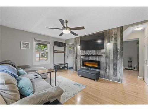 23 Mary Street, Fort Erie, ON - Indoor Photo Showing Living Room With Fireplace