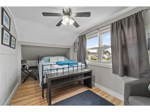 23 Mary Street, Fort Erie, ON - Indoor Photo Showing Bedroom