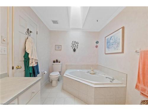 41-15 Lakeside Drive, St. Catharines, ON - Indoor Photo Showing Bathroom