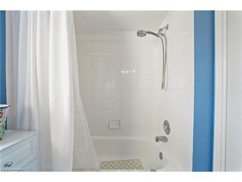 41-15 Lakeside Drive, St. Catharines, ON - Indoor Photo Showing Bathroom