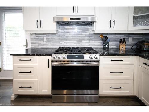 63 Catherine Street, Fort Erie, ON - Indoor Photo Showing Kitchen With Upgraded Kitchen