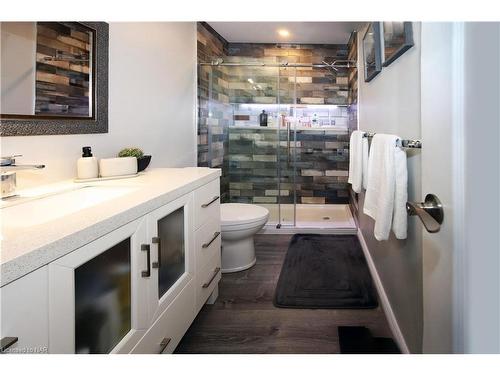 63 Catherine Street, Fort Erie, ON - Indoor Photo Showing Bathroom