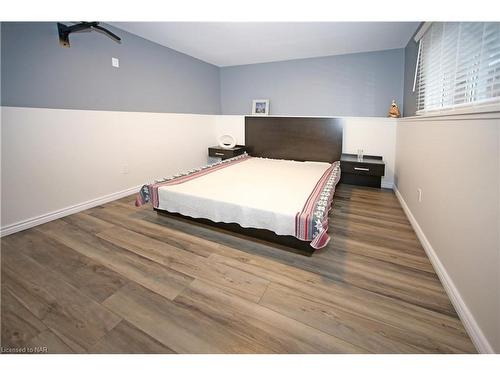 63 Catherine Street, Fort Erie, ON - Indoor Photo Showing Bedroom