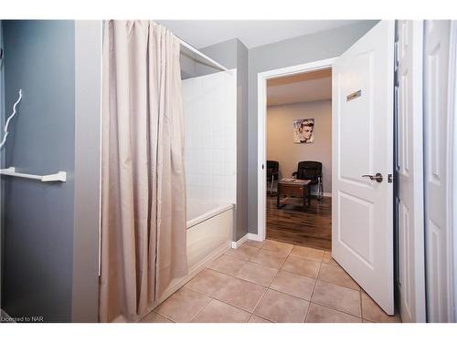 63 Catherine Street, Fort Erie, ON - Indoor Photo Showing Bathroom