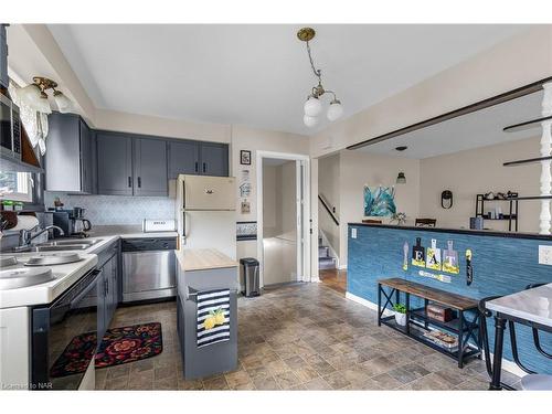 63 Honeywell Drive, Hamilton, ON - Indoor Photo Showing Kitchen With Double Sink