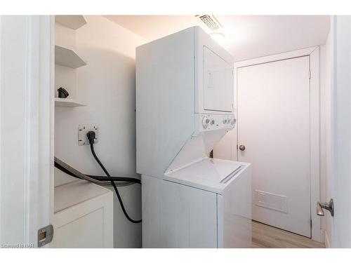 67 Bradley Street, St. Catharines, ON - Indoor Photo Showing Laundry Room