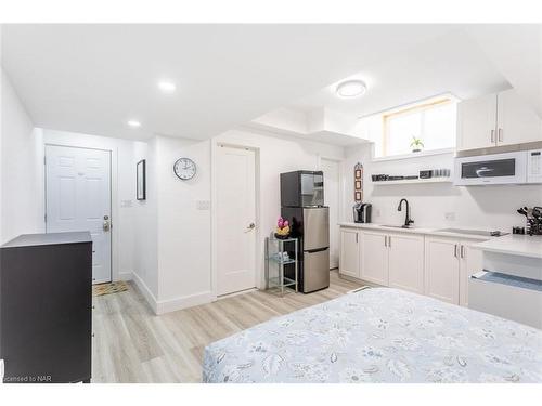 67 Bradley Street, St. Catharines, ON - Indoor Photo Showing Kitchen