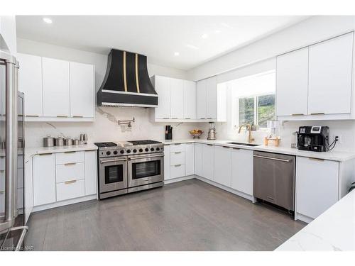 67 Bradley Street, St. Catharines, ON - Indoor Photo Showing Kitchen