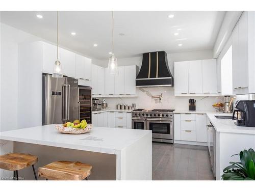 67 Bradley Street, St. Catharines, ON - Indoor Photo Showing Kitchen With Upgraded Kitchen