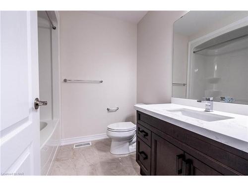 28-45 Dorchester Boulevard, St. Catharines, ON - Indoor Photo Showing Bathroom