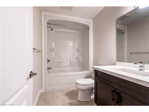 28-45 Dorchester Boulevard, St. Catharines, ON - Indoor Photo Showing Bathroom