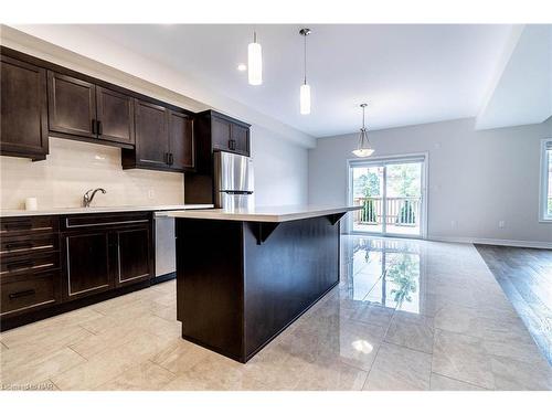 28-45 Dorchester Boulevard, St. Catharines, ON - Indoor Photo Showing Kitchen With Upgraded Kitchen