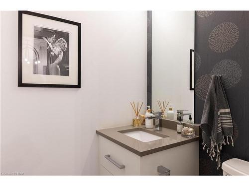 6-88 Lakeport Road, St. Catharines, ON - Indoor Photo Showing Bathroom