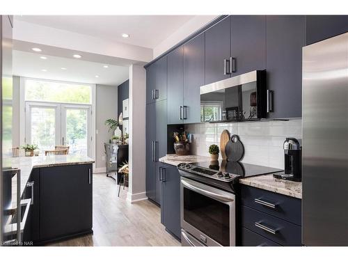 6-88 Lakeport Road, St. Catharines, ON - Indoor Photo Showing Kitchen With Upgraded Kitchen