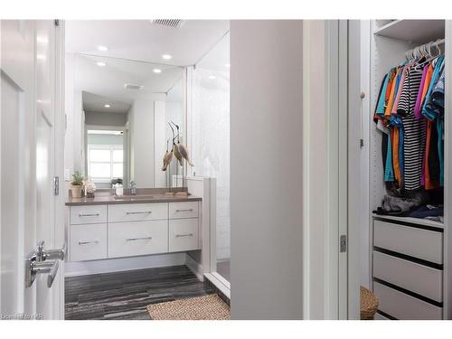 6-88 Lakeport Road, St. Catharines, ON - Indoor Photo Showing Bathroom