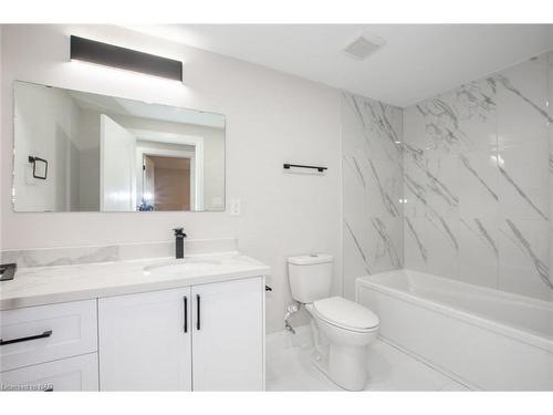 168 Windsor Street, Welland, ON - Indoor Photo Showing Bathroom