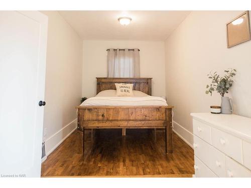 241 First Avenue, Welland, ON - Indoor Photo Showing Bedroom