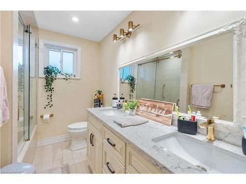 161 Ridge Road S, Crystal Beach, ON - Indoor Photo Showing Bathroom