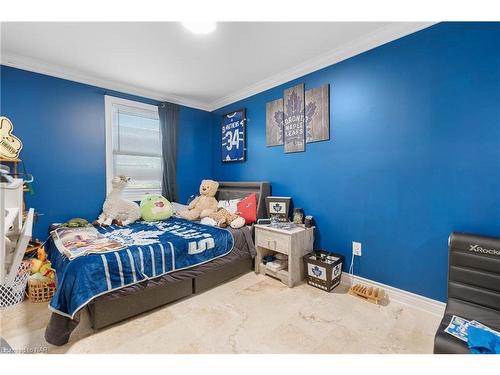 161 Ridge Road S, Crystal Beach, ON - Indoor Photo Showing Bedroom