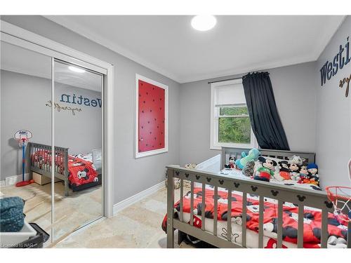 161 Ridge Road S, Crystal Beach, ON - Indoor Photo Showing Bedroom