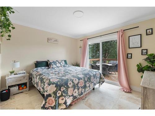 161 Ridge Road S, Crystal Beach, ON - Indoor Photo Showing Bedroom