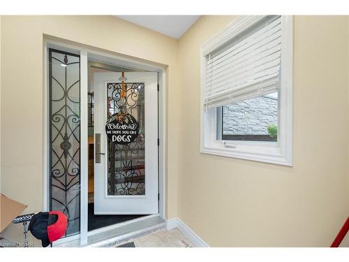 161 Ridge Road S, Crystal Beach, ON - Indoor Photo Showing Other Room