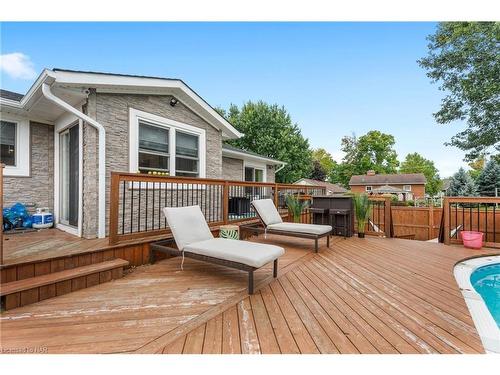 161 Ridge Road S, Crystal Beach, ON - Outdoor With Deck Patio Veranda With Exterior