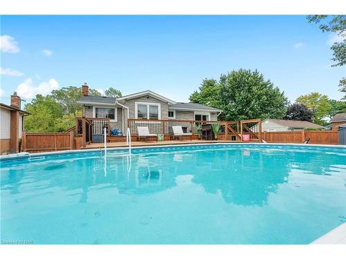 161 Ridge Road S, Crystal Beach, ON - Outdoor With In Ground Pool With Backyard