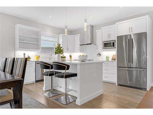 7 Emily Lane Lane, Fonthill, ON - Indoor Photo Showing Kitchen With Upgraded Kitchen