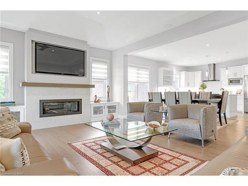 7 Emily Lane Lane, Fonthill, ON - Indoor Photo Showing Living Room With Fireplace