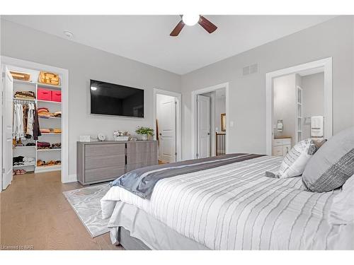 7 Emily Lane Lane, Fonthill, ON - Indoor Photo Showing Bedroom