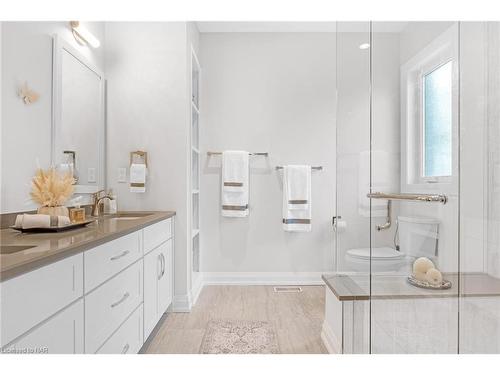 7 Emily Lane Lane, Fonthill, ON - Indoor Photo Showing Bathroom