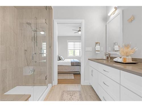 7 Emily Lane Lane, Fonthill, ON - Indoor Photo Showing Bathroom