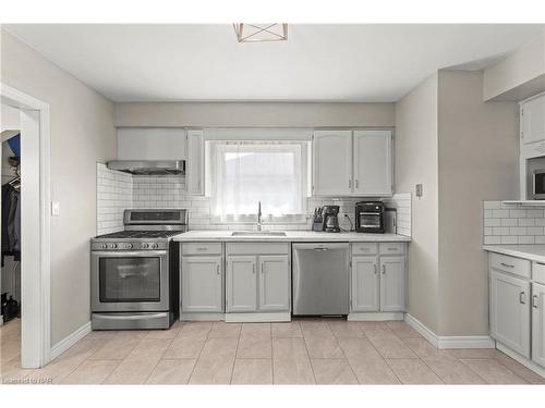 35 Dunblane Avenue, St. Catharines, ON - Indoor Photo Showing Kitchen