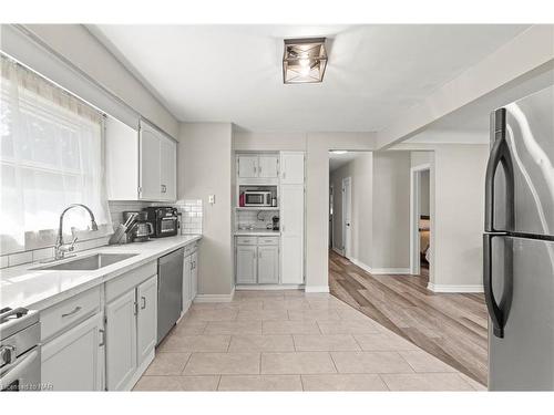 35 Dunblane Avenue, St. Catharines, ON - Indoor Photo Showing Kitchen