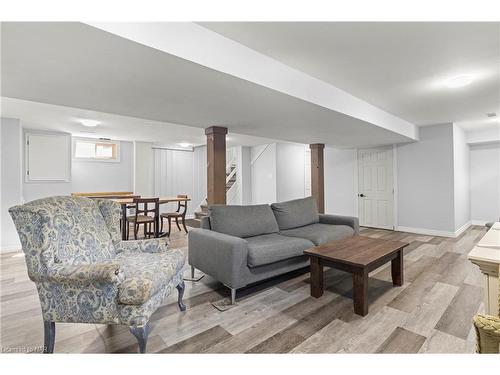 35 Dunblane Avenue, St. Catharines, ON - Indoor Photo Showing Living Room